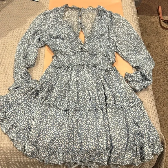 Dresses | Love Love Love This L Periwinkle Flowy Dress | Poshmark